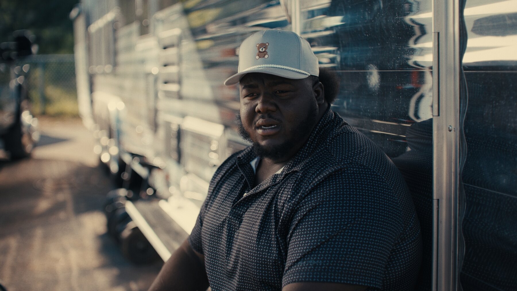 Des interview frame — by the horse trailer
